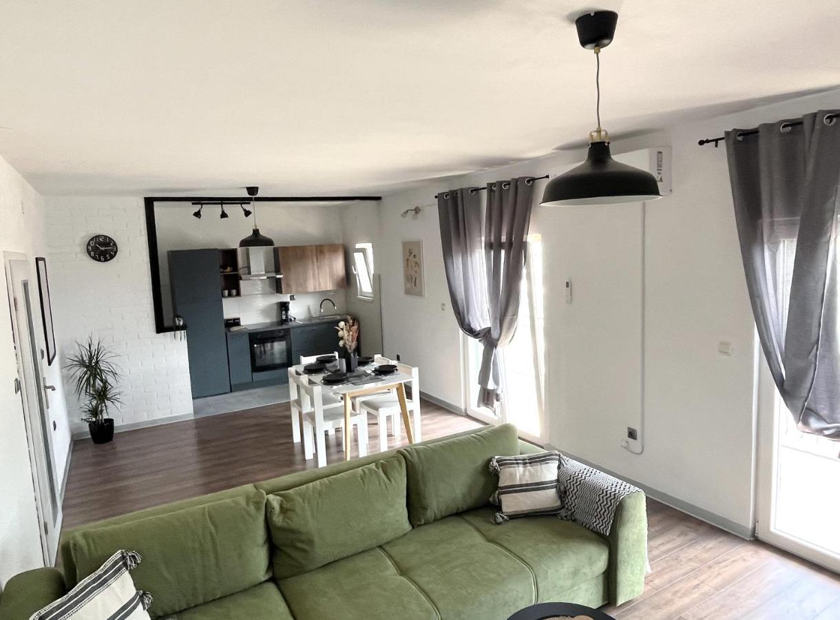 Luka III Apartment ชิเบนิก ภายนอก รูปภาพ